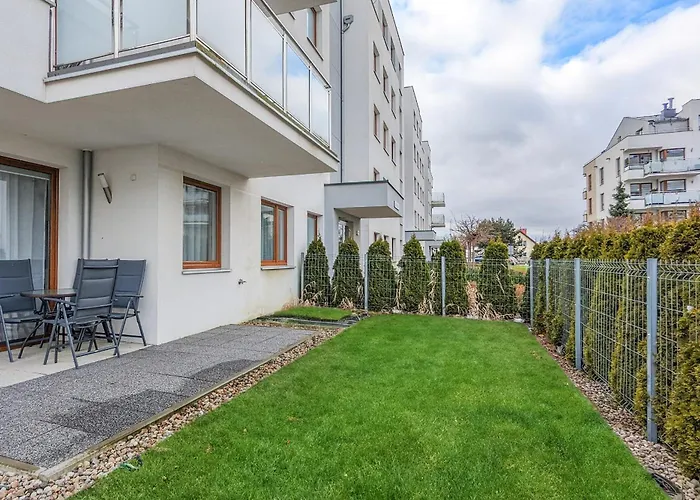 Bright Apartment With Private Garden And Accepting Pets By Noclegi Renters