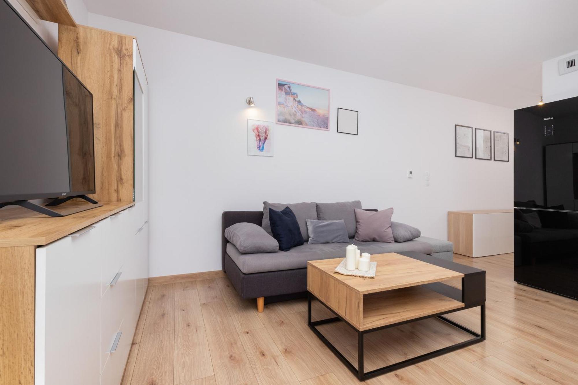 Apartment Bright With Private Garden And Accepting Pets By Renters