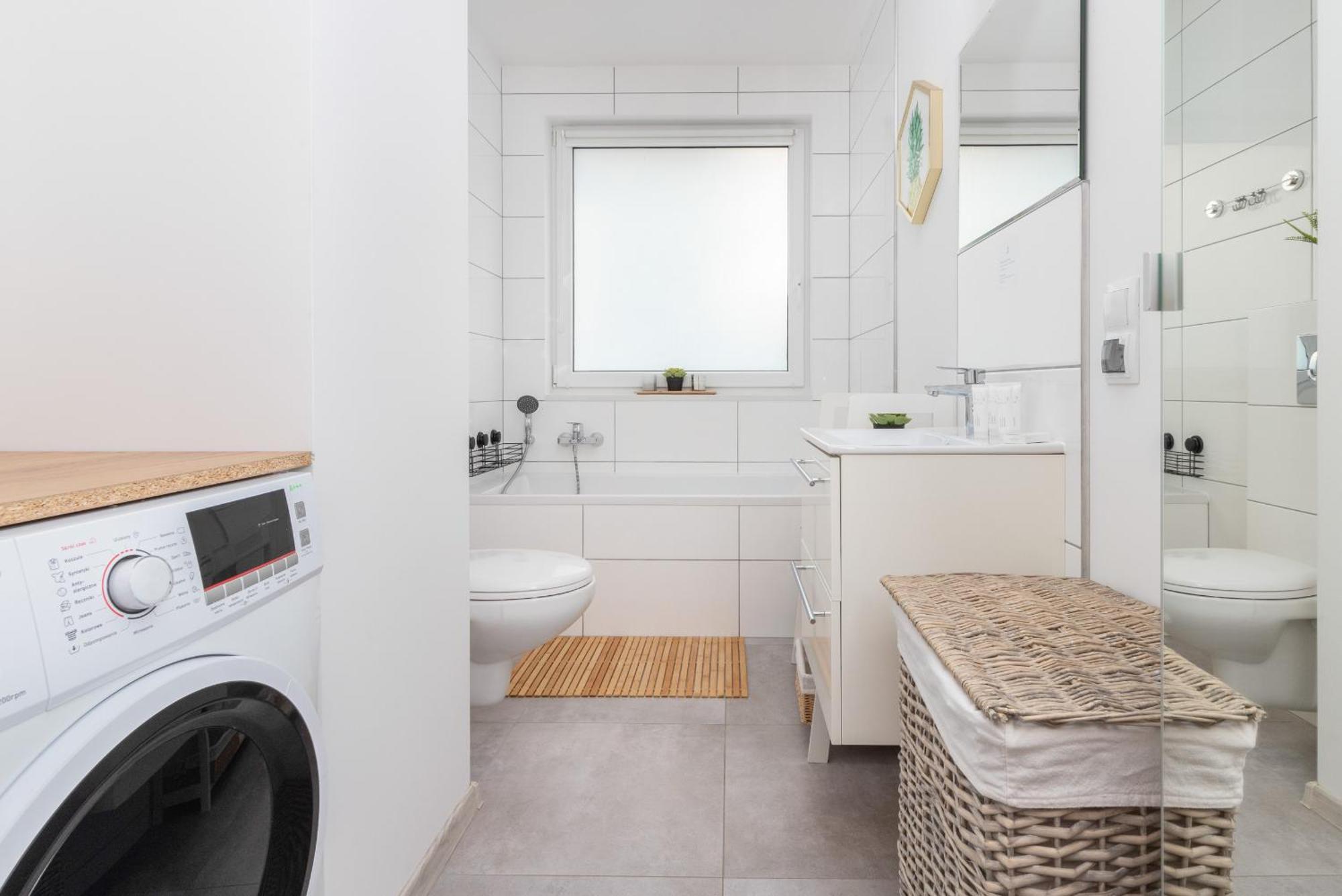 Bright With Private Garden And Accepting Pets By Renters *