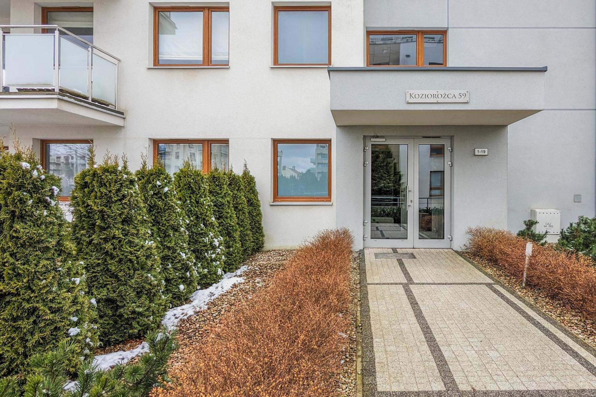 Apartment Bright With Private Garden And Accepting Pets By Renters