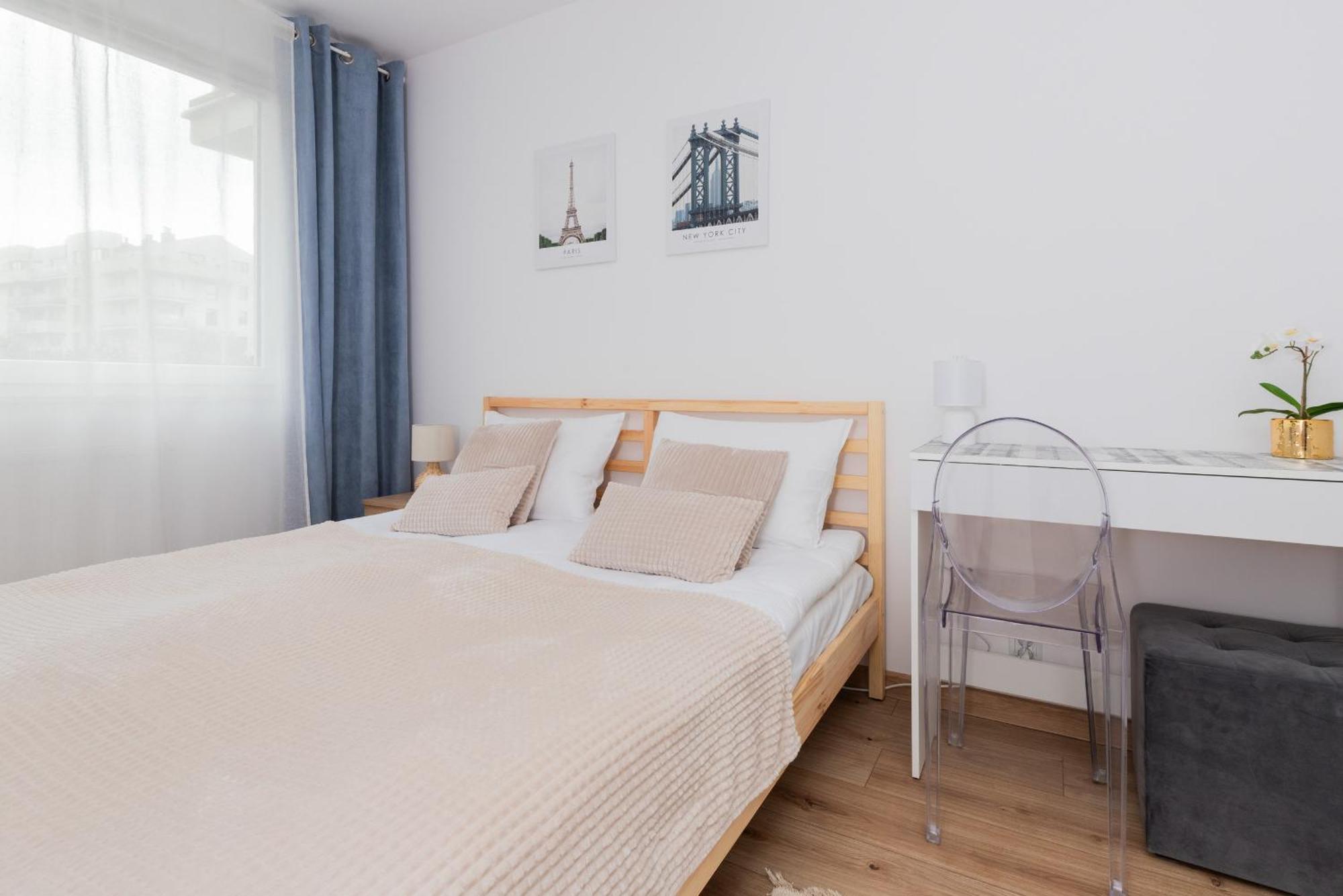 Bright With Private Garden And Accepting Pets By Renters *