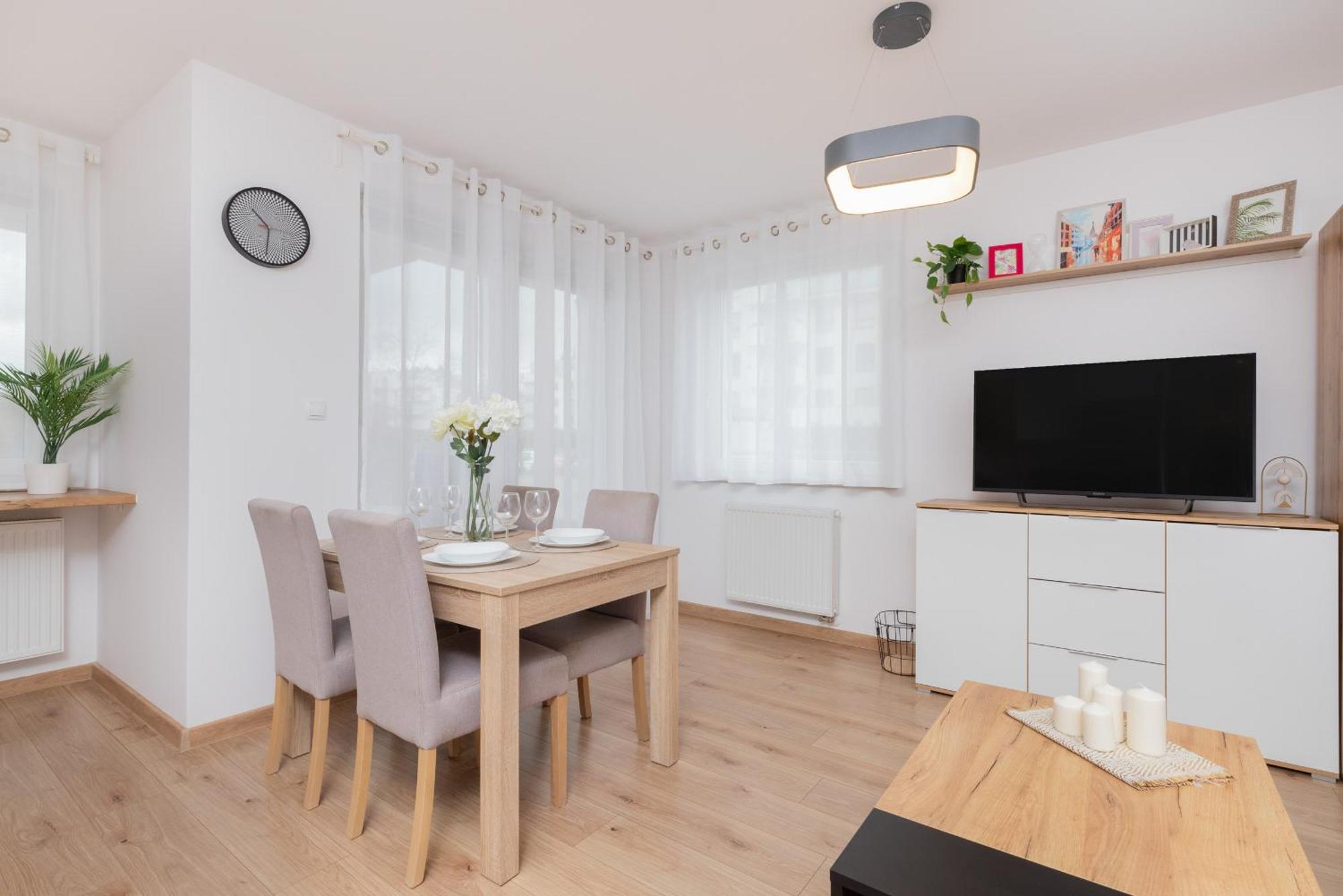 Bright With Private Garden And Accepting Pets By Renters * Gdansk
