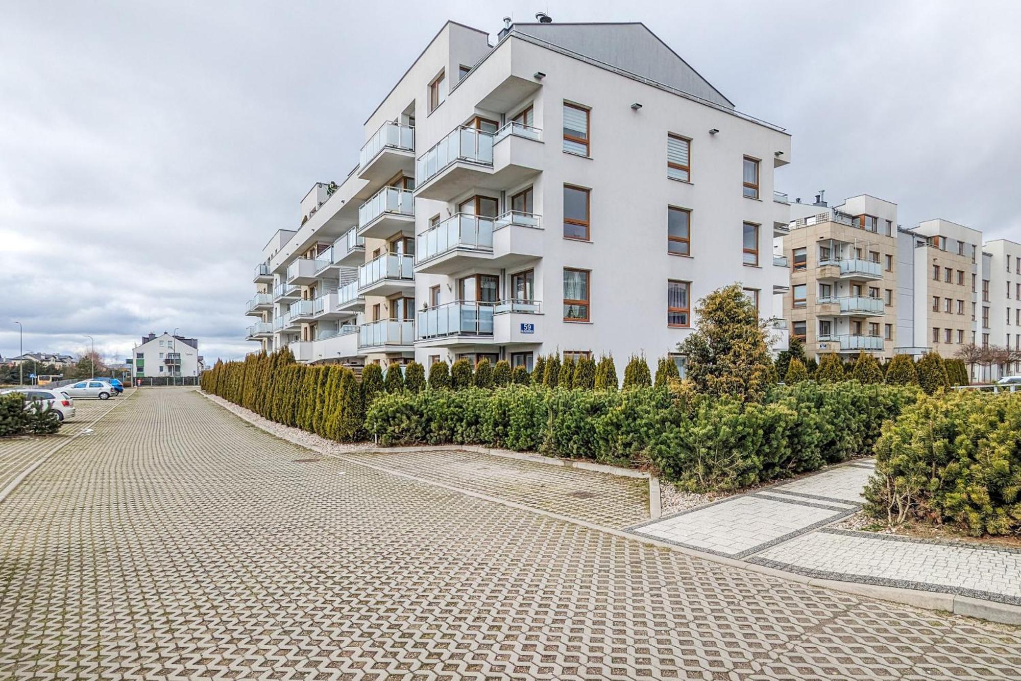 Apartment Bright With Private Garden And Accepting Pets By Renters *
