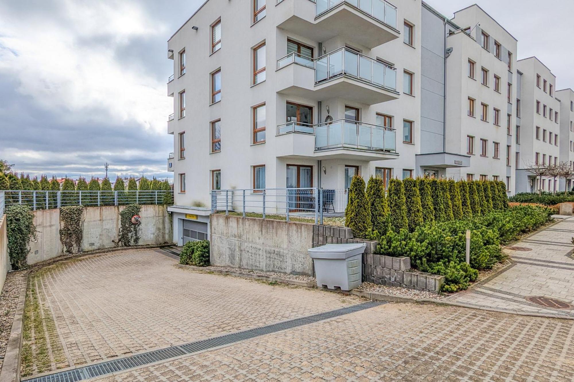 Apartment Bright With Private Garden And Accepting Pets By Renters *